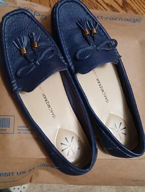 Isaac Mizrahi Navy Leather Tassel Loafers,sz.7womens
